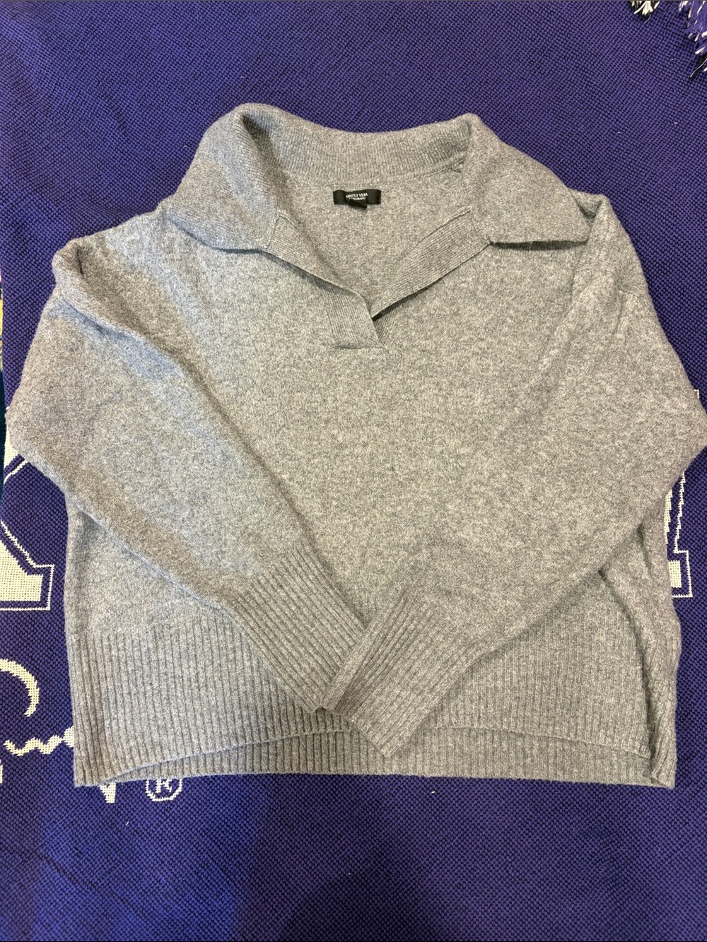 Vera Wang grey sweater